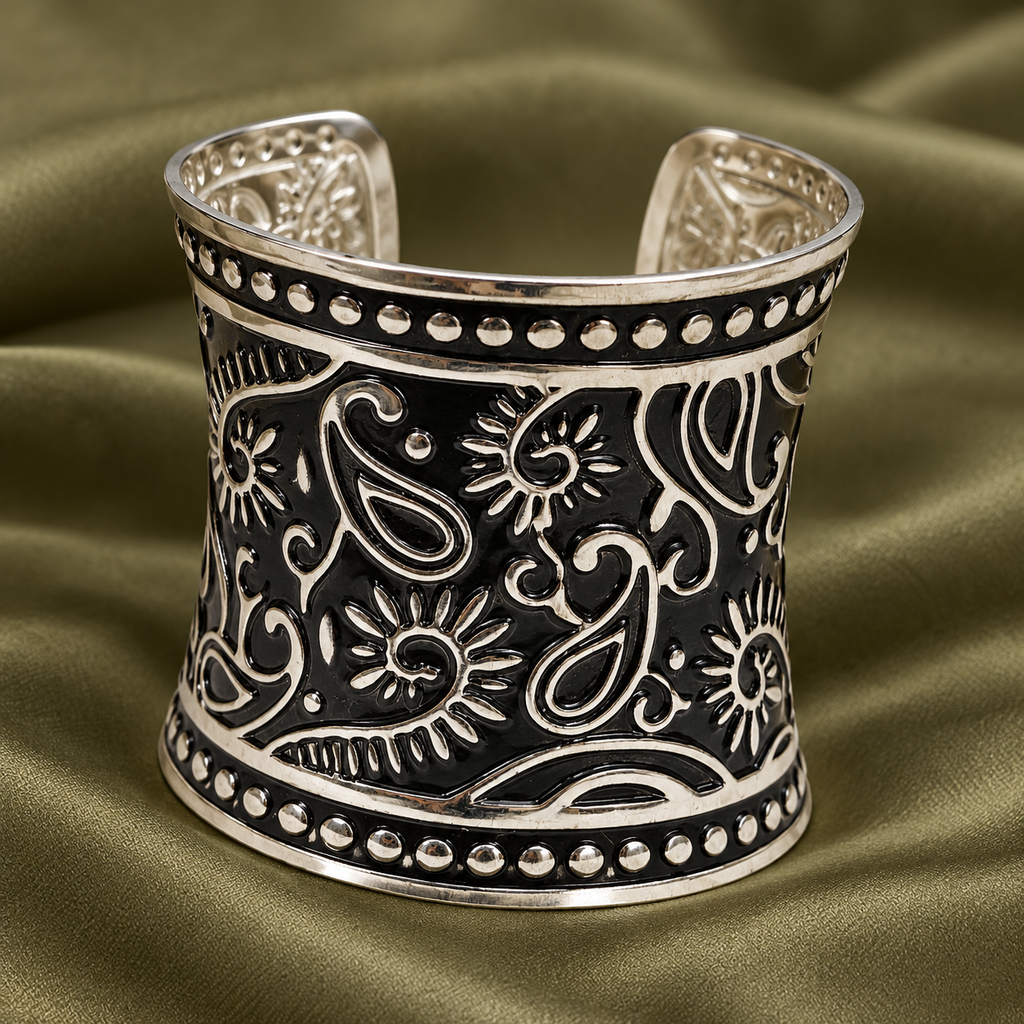 Aarvi Paisley Sunburst Silver-Tone Cuff | MyJhumki