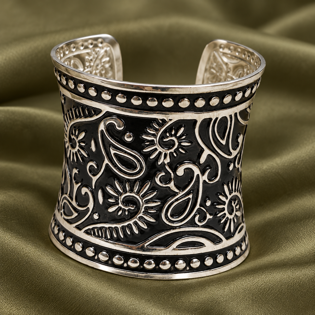 Aarvi Paisley Sunburst Silver-Tone Cuff | MyJhumki