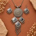 Mandala Aaina Diamond Tassel Necklace Set | MyJhumki